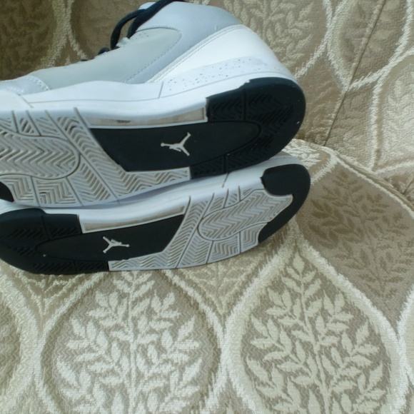 Flight - Picture 5 of 6